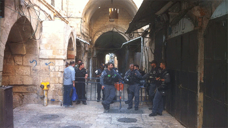 la ocupación israelí cierra los accesos a la Gran Mezquita de Al Aqsa Nuevos enfrentamientos en la Explanada de la Mezquita de Al Aqsa